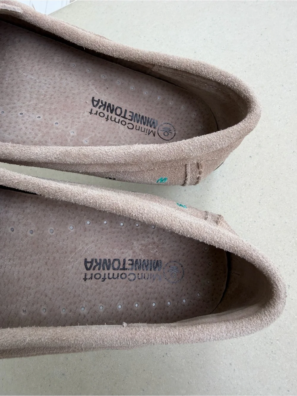 New Minnetonka Women's Moc Print Loafers Sand Suede Size 9 M